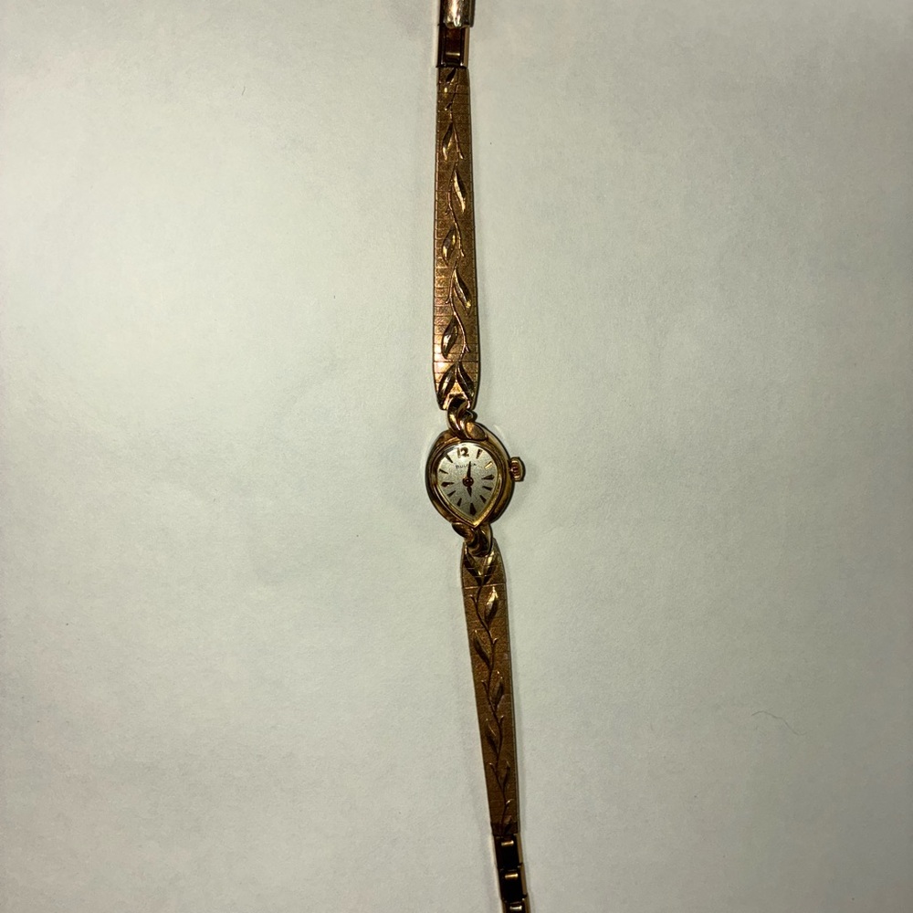 Chic Gold-Tone Ladies' Watch gold 10k